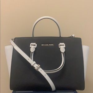MICHAEL KORS SELMA CROSS &TOP HANDLE BAGS